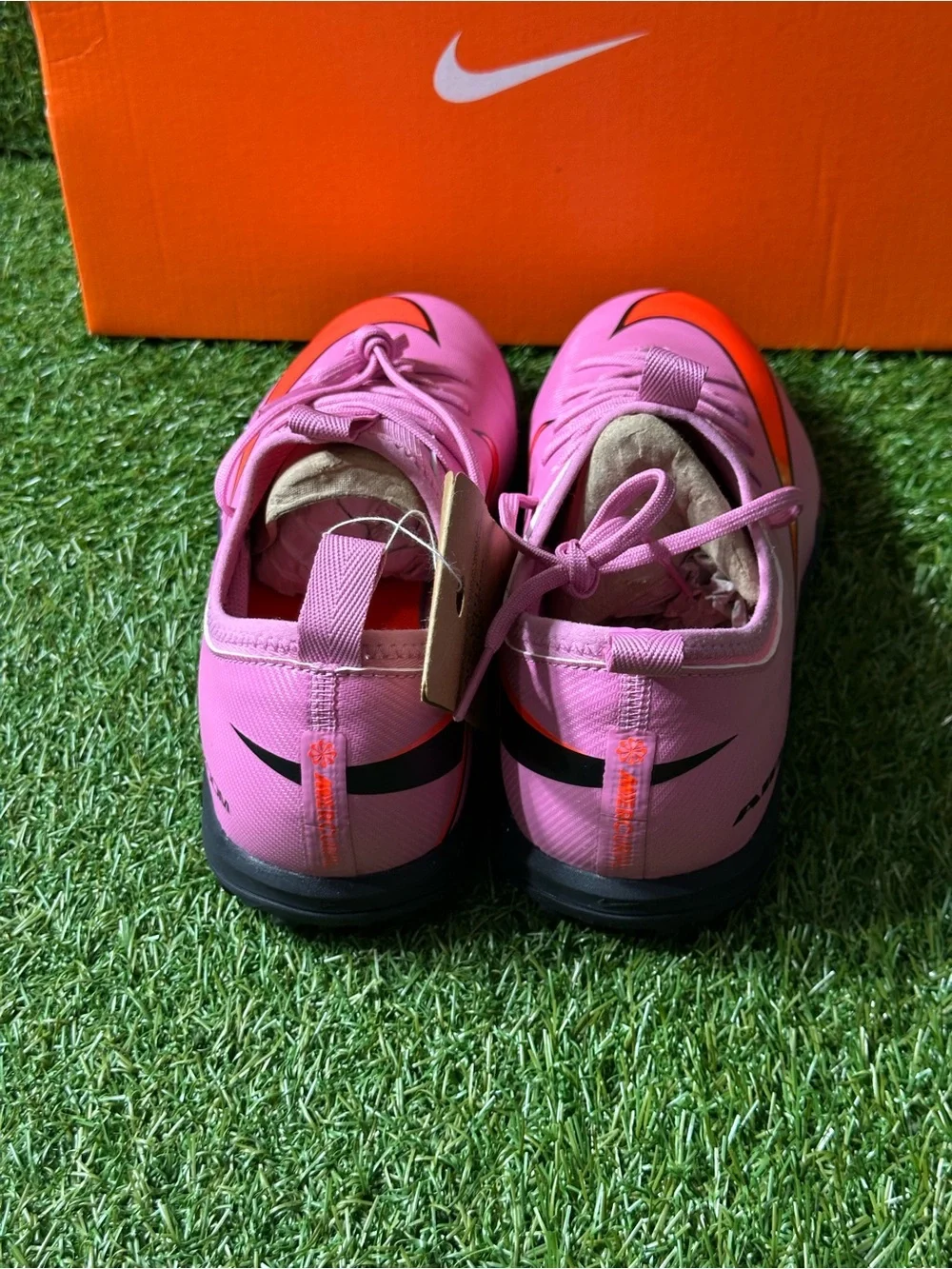 NIKE JR ZOOM VAPOR 16 ACADEMY TF SOCCER TURF , SIZES 5Y AND 6Y BIG KIDS B